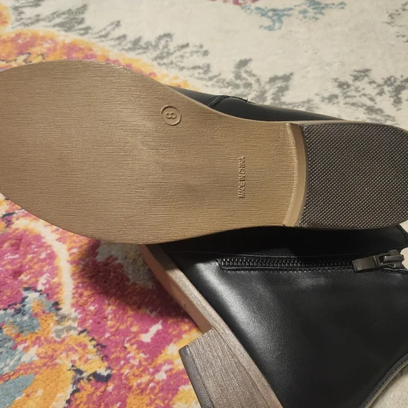 Black Ankle Booties Size 8 - Picture 4 of 8